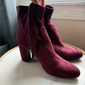 Unisa suede size 9 booties